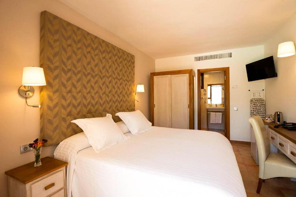 Standard Double Room,1399088789:JPEG